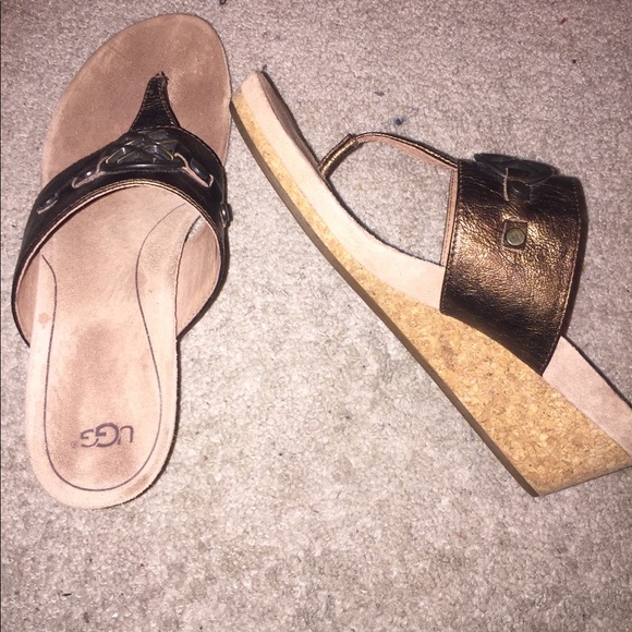 UGG WEDGE SANDALS♥️. EUC! - Picture 4 of 6